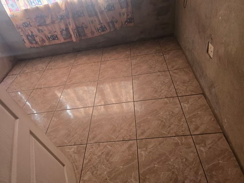 HOUSE FOR SALE IN TEMBISA  - Photo 3