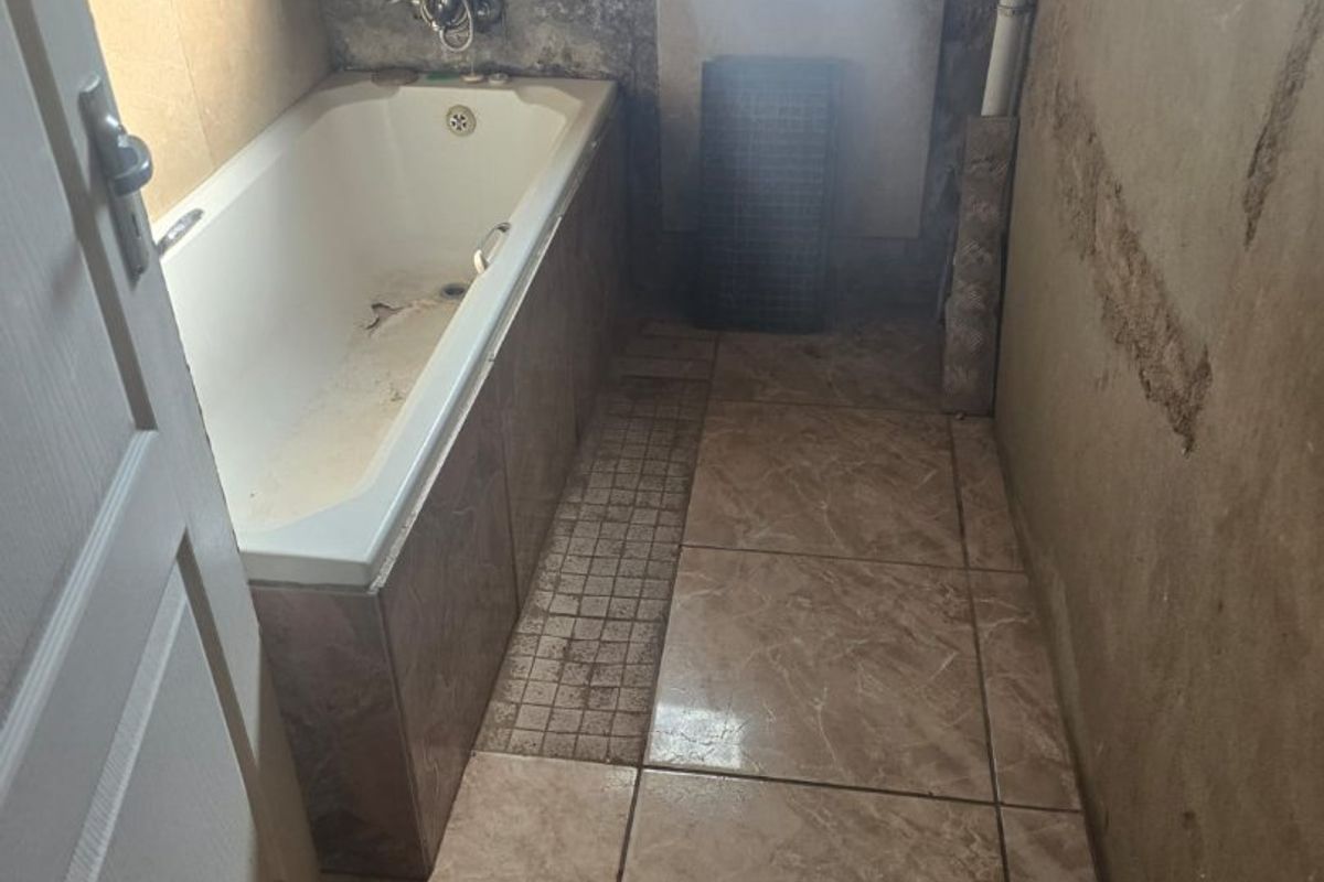HOUSE FOR SALE IN TEMBISA  - Photo 4