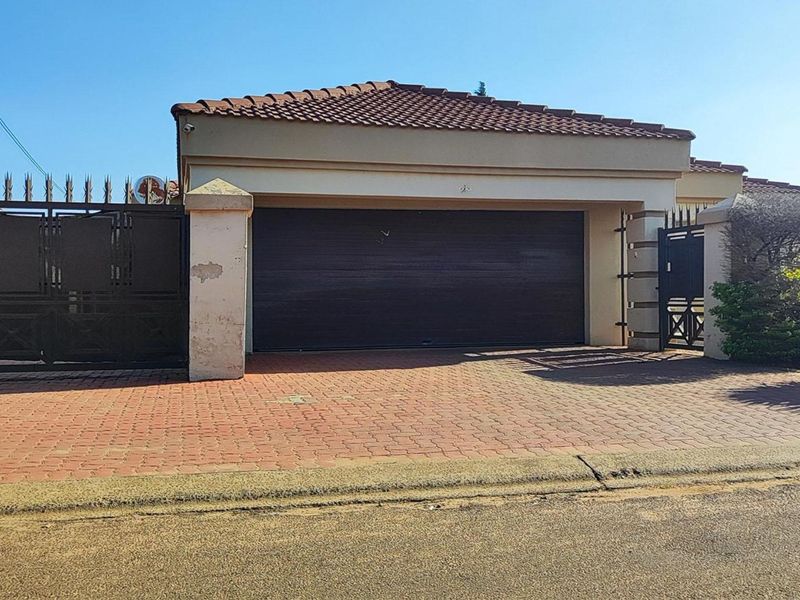 4 Bed House in Dawn Park for Sale - Photo 4