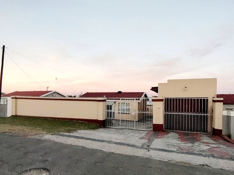 2 Bedroom House for Sale in Mdantsane - Photo 1