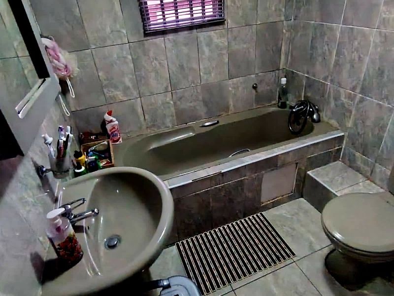 2 Bedroom House for Sale in Mdantsane - Photo 4