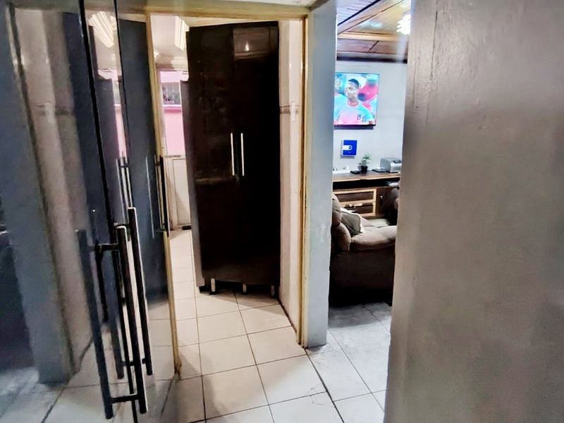 2 Bedroom House for Sale in Mdantsane - Photo 10