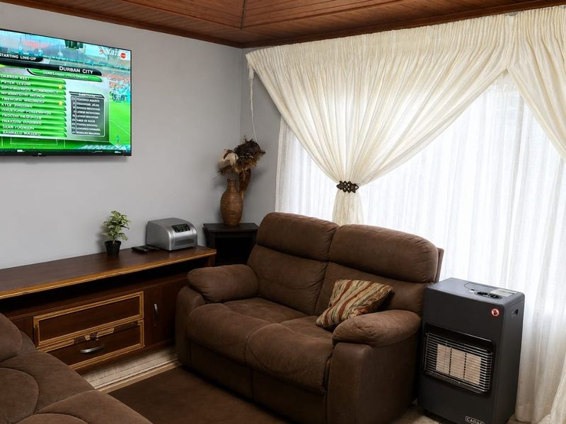 3 Bedroom House for Sale in Mdantsane - Photo 6