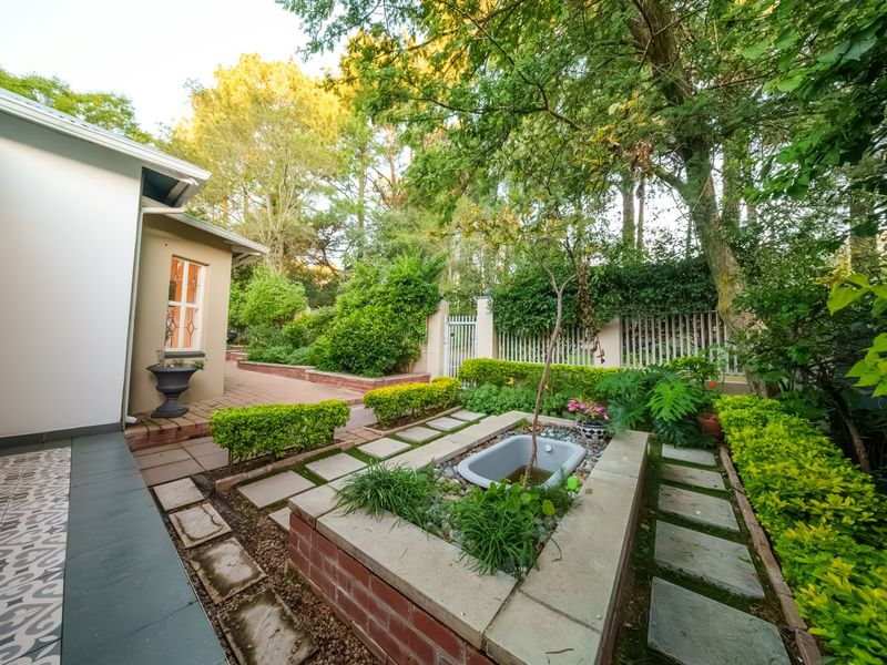 Beautiful Thornhill Estate Family Home to Let - Photo 4