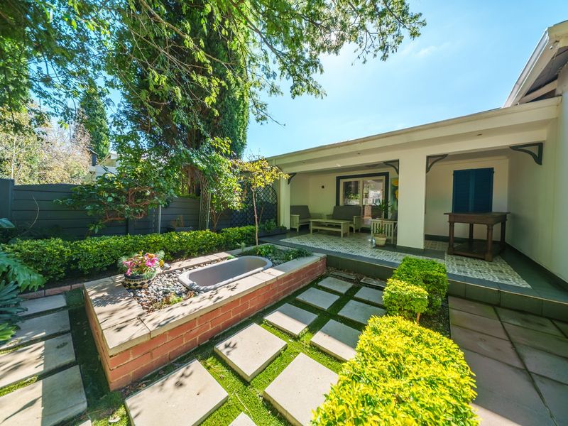 Beautiful Thornhill Estate Family Home to Let - Photo 3