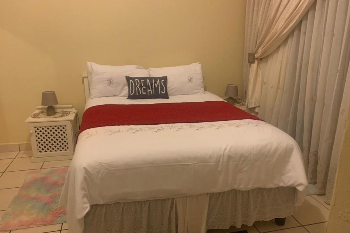 Fully furnished two bedroom unit to rent at Shelly Beach  - Photo 5