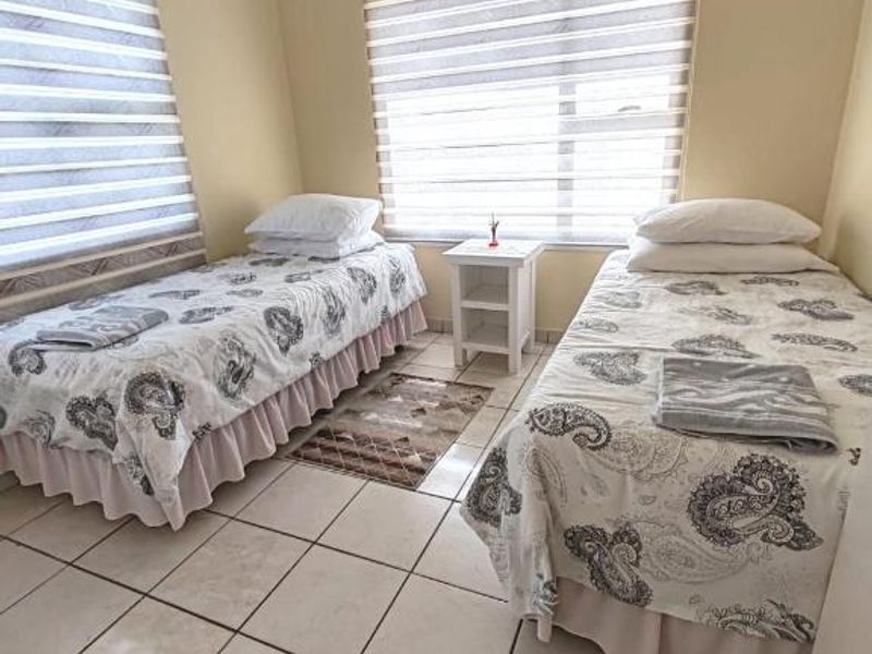 Fully furnished two bedroom unit to rent at Shelly Beach  - Photo 6
