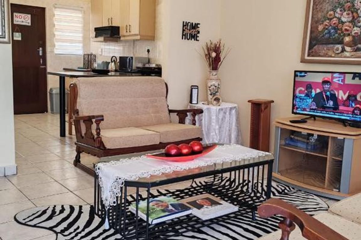 Fully furnished two bedroom unit to rent at Shelly Beach  - Photo 2