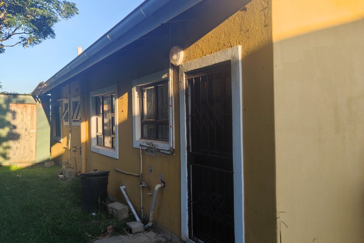 3bedroom house for Sale in UMLAZI BB - Photo 3