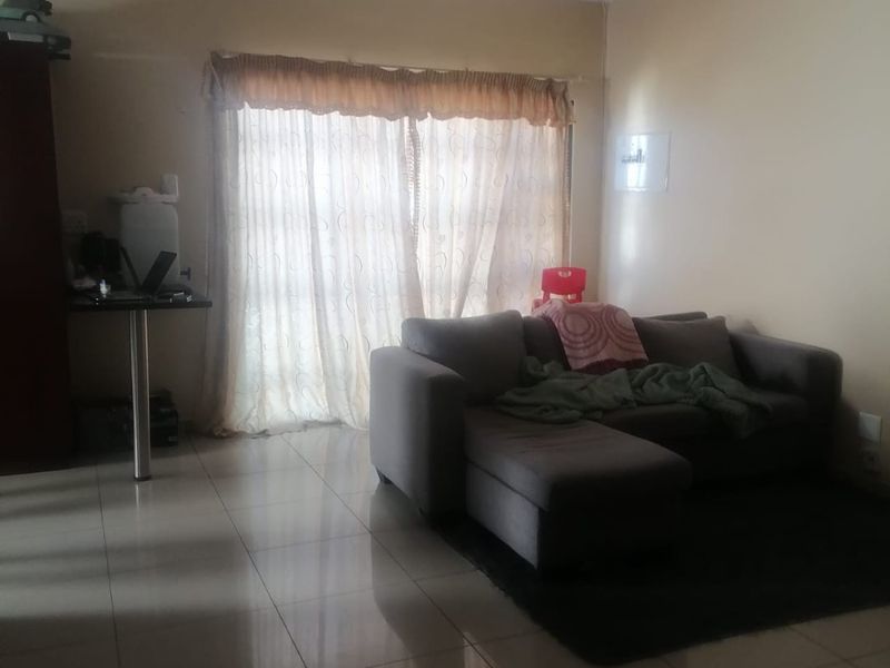 Spacious 3 Bed Townhouse in Tasbet Park - Photo 7