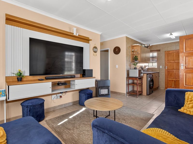 Family-Friendly Comfort in a Secure Estate - Photo 2