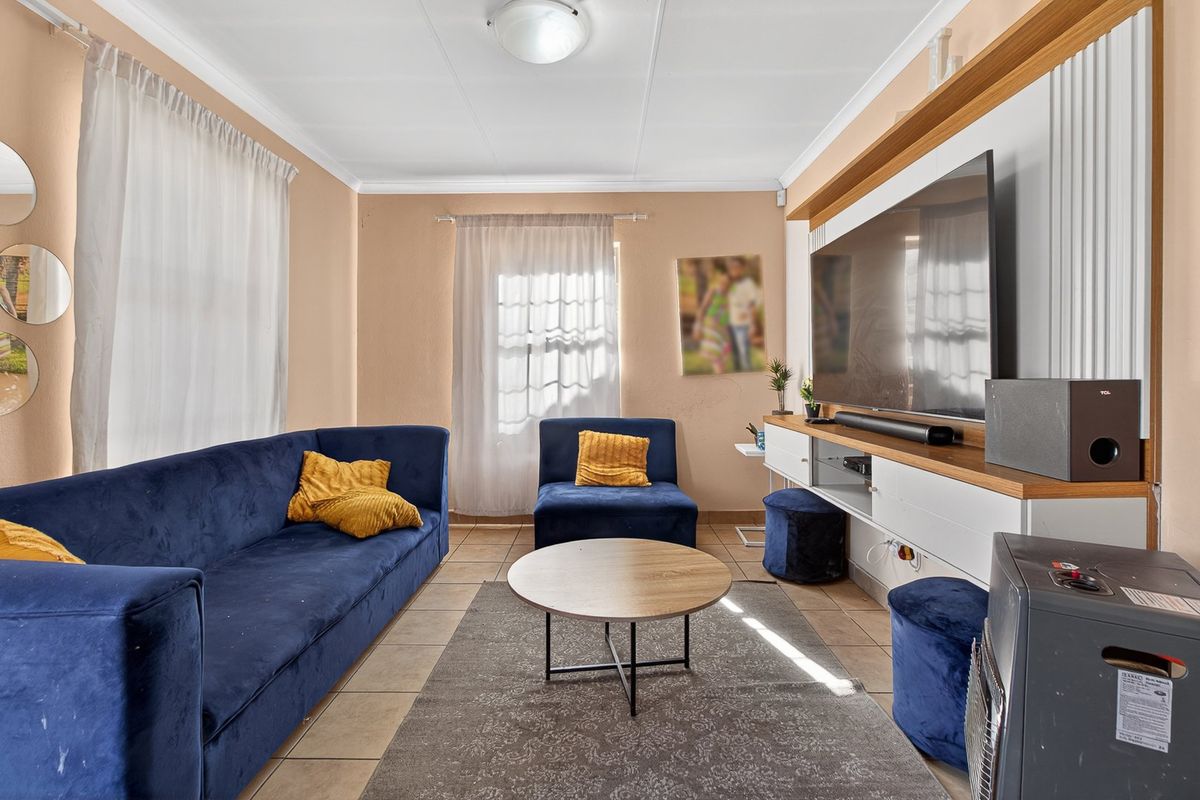 Family-Friendly Comfort in a Secure Estate - Photo 4