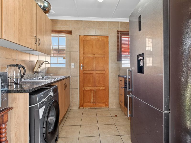 Family-Friendly Comfort in a Secure Estate - Photo 8