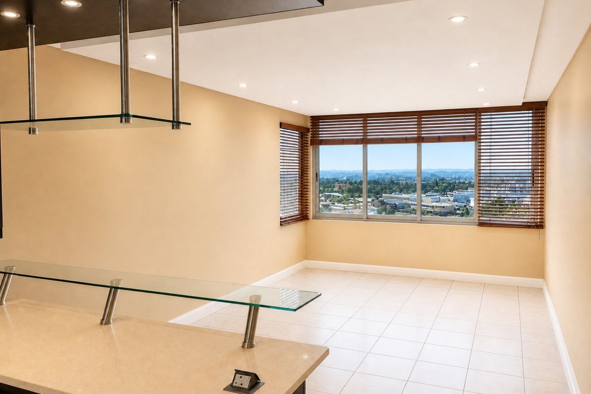 Open plan 2 Bedroom Apartment in Bedford Gardens with lifts - Photo 2