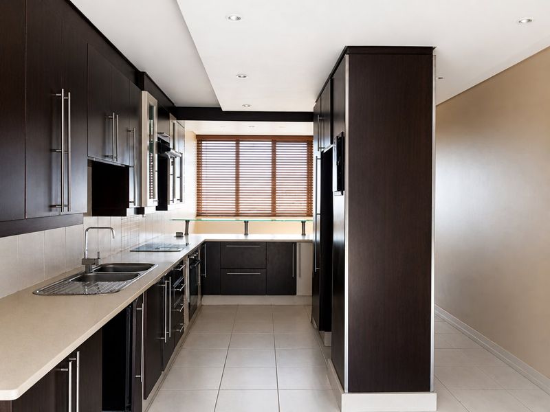 Open plan 2 Bedroom Apartment in Bedford Gardens with lifts - Photo 4