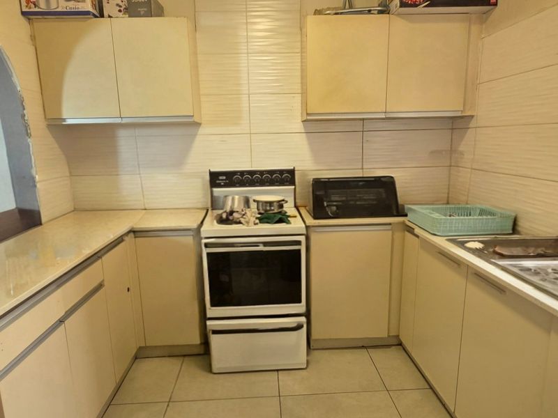 2 bedroom apartment to Let Erasmia - Photo 5