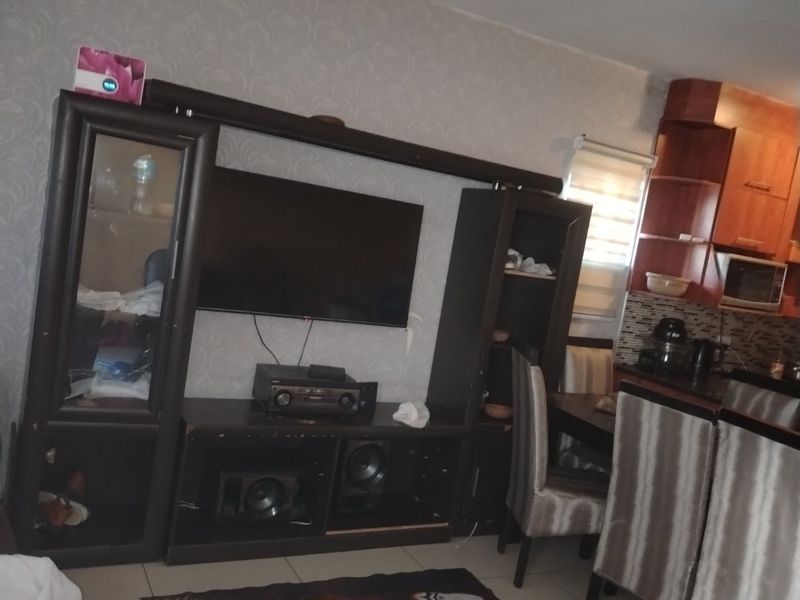 Duplex townhouse in Secure estate - Photo 3