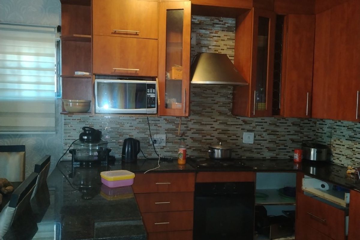 Duplex townhouse in Secure estate - Photo 4
