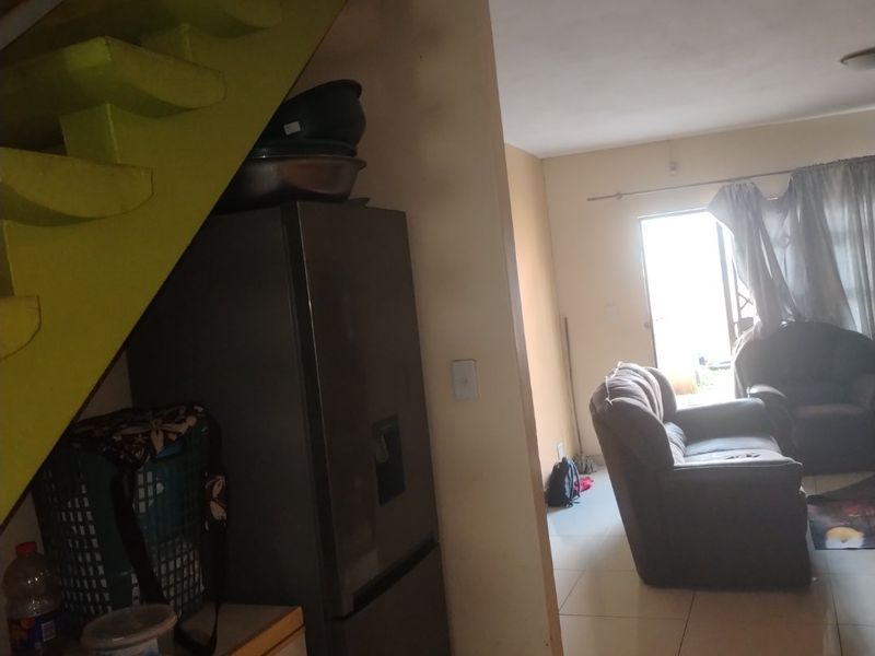 Duplex townhouse in Secure estate - Photo 10