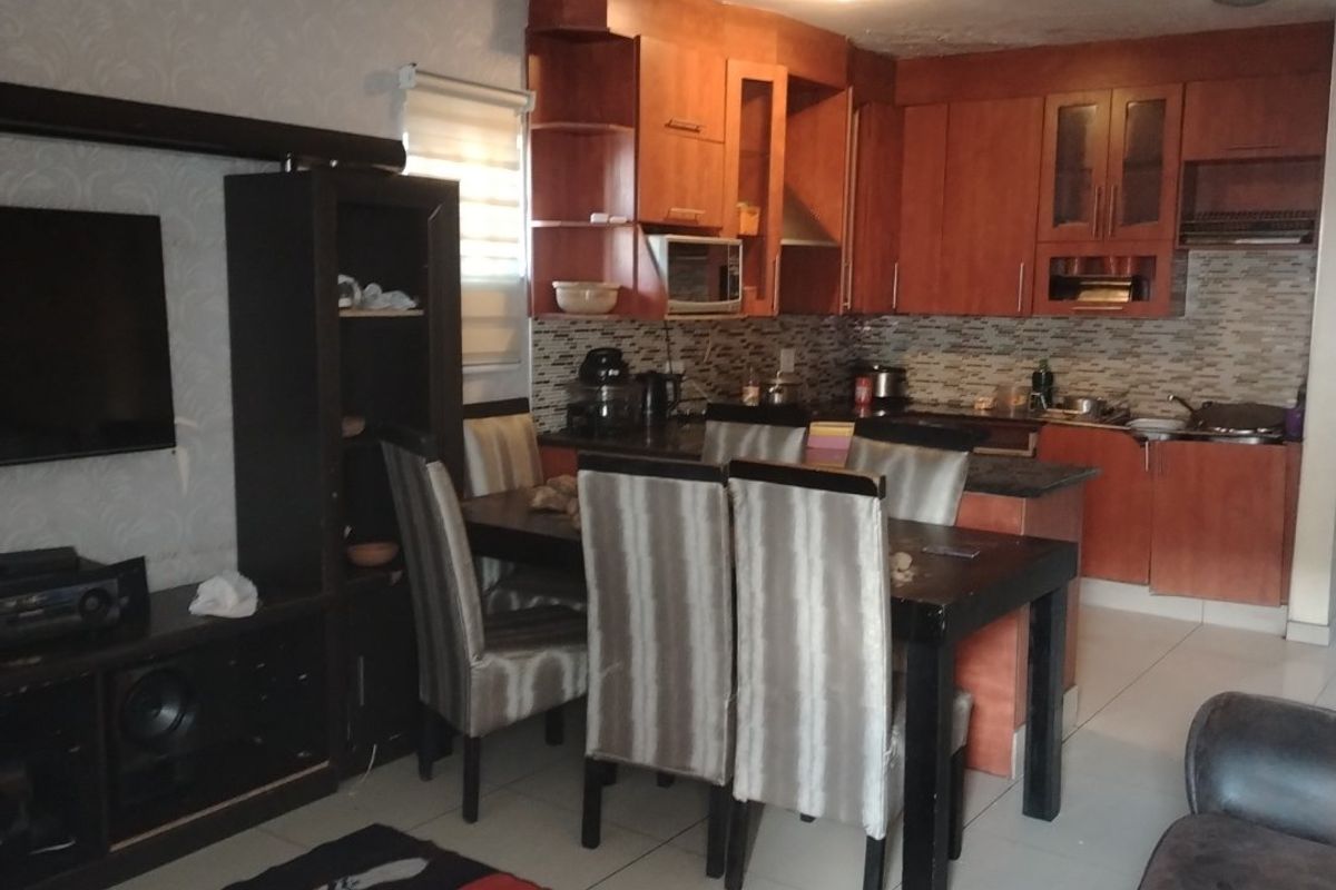 Duplex townhouse in Secure estate - Photo 2