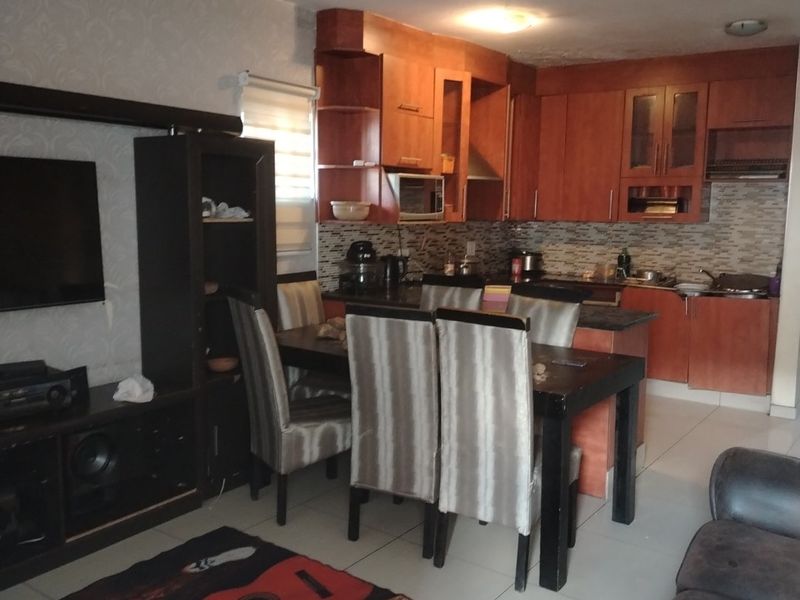 Duplex townhouse in Secure estate - Photo 2