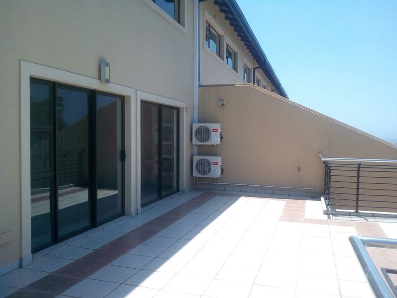 To let in Umhlanga. Exquisite Double Volume Penthouse  - Photo 6