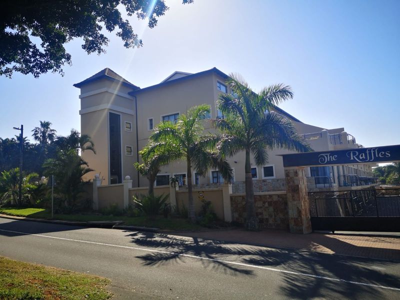 To let in Umhlanga. Exquisite Double Volume Penthouse  - Photo 1