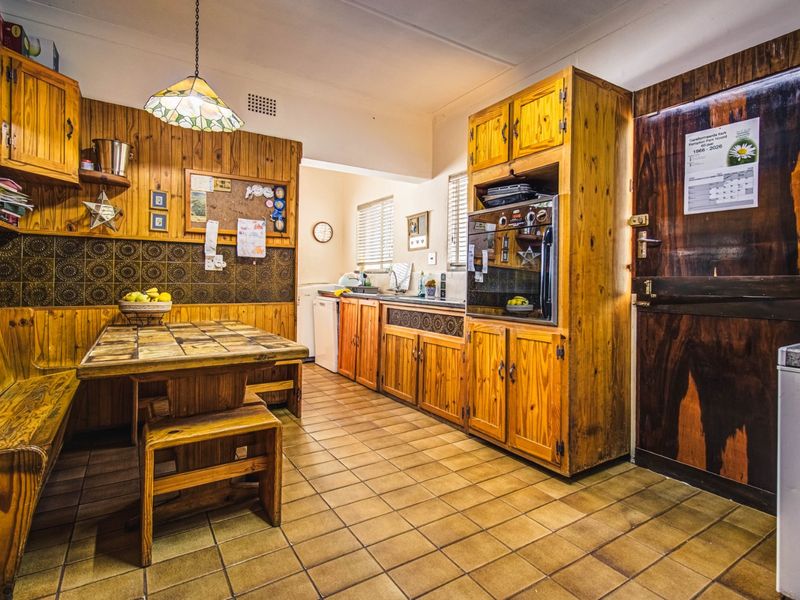 A 3 Bedroom House With A 2 Bedroom Flatlet! - Photo 10