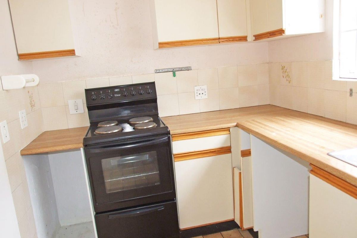 Two Bedroom Ground floor Unit with Garden - Available from the 1st of July 2026 - Photo 4