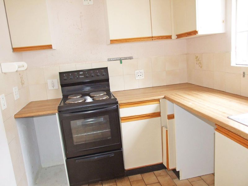 Two Bedroom Ground floor Unit with Garden - Available from the 1st of July 2026 - Photo 4