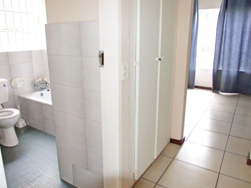 Two Bedroom Ground floor Unit with Garden - Available from the 1st of July 2026 - Photo 8