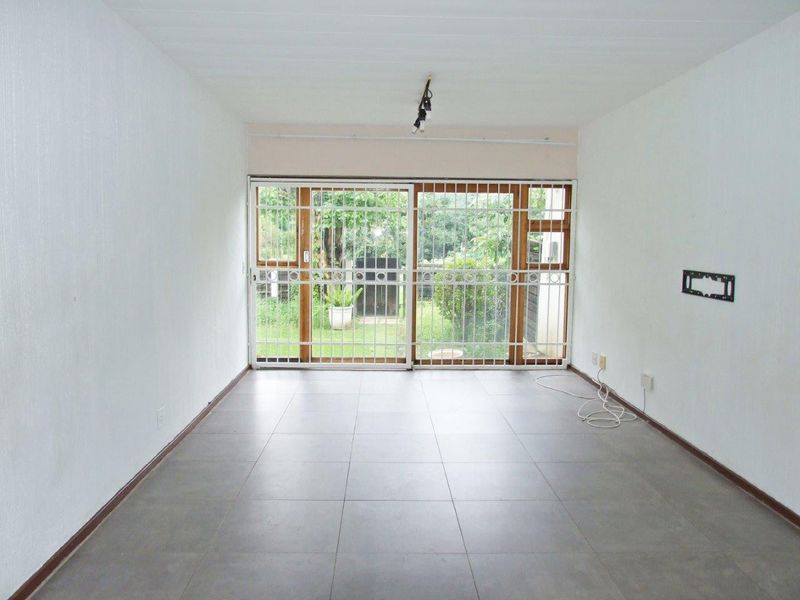Two Bedroom Ground floor Unit with Garden - Available from the 1st of July 2026 - Photo 2