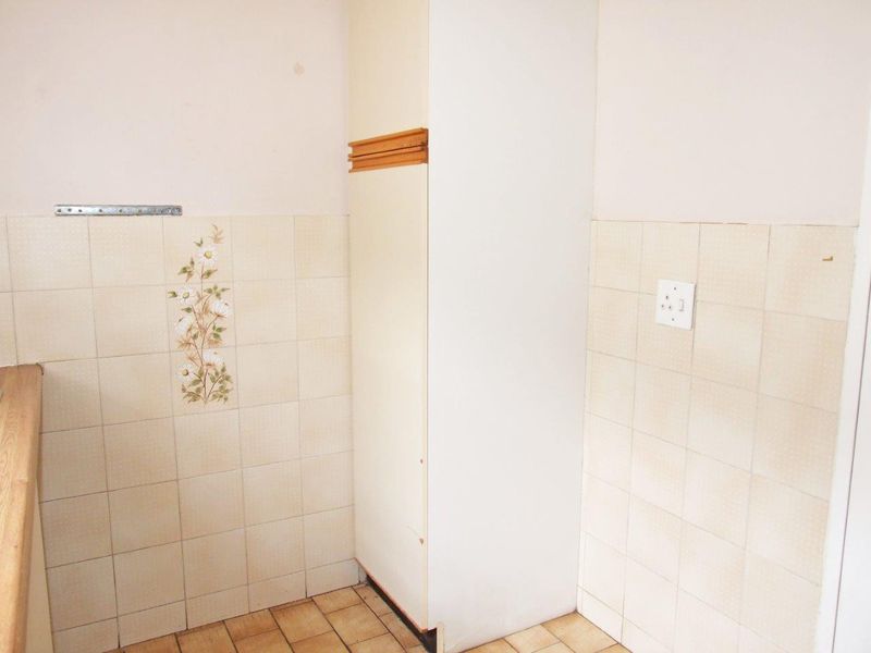 Two Bedroom Ground floor Unit with Garden - Available from the 1st of July 2026 - Photo 6