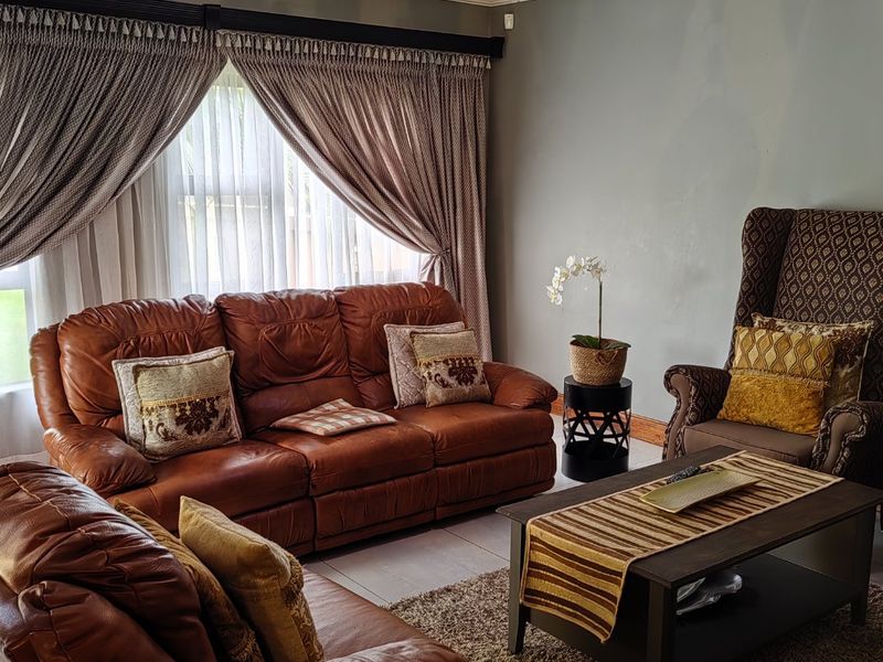 Elegant 4-Bedroom Home in Secure Estate | Polokwane - Photo 9