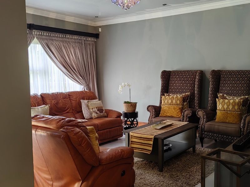 Elegant 4-Bedroom Home in Secure Estate | Polokwane - Photo 6