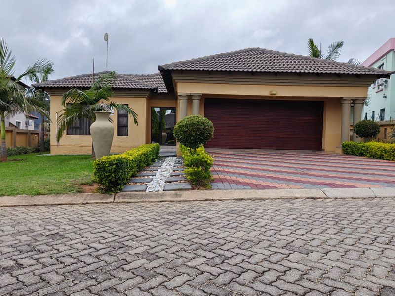 Elegant 4-Bedroom Home in Secure Estate | Polokwane - Photo 3