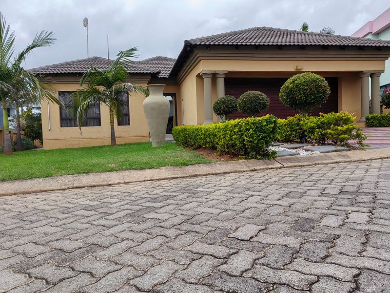 Elegant 4-Bedroom Home in Secure Estate | Polokwane - Photo 4