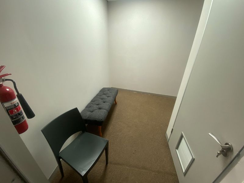 140m2 Commercial Space to Let  - Photo 6