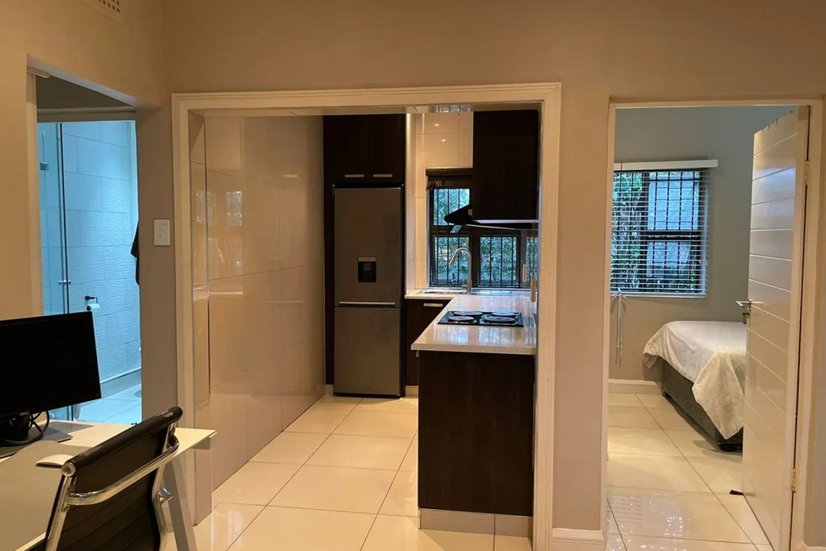 Beautifully Renovated - Photo 3