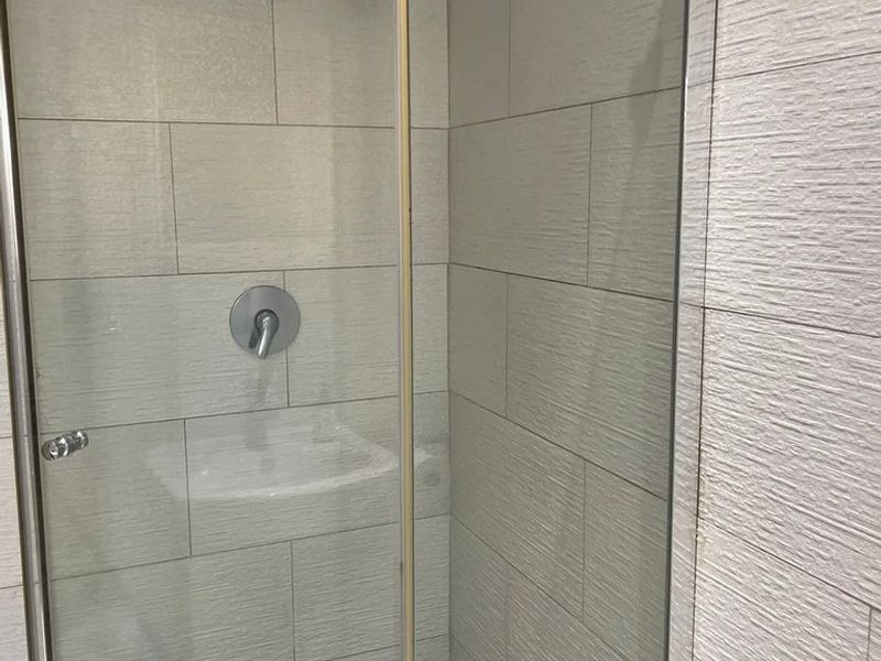 Beautifully Renovated - Photo 9