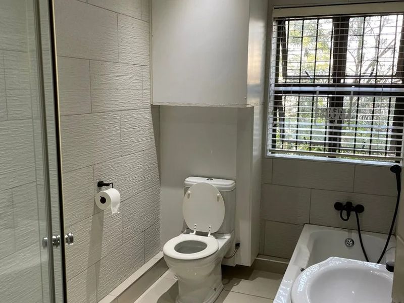 Beautifully Renovated - Photo 10