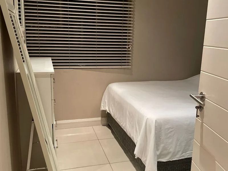 Beautifully Renovated - Photo 7