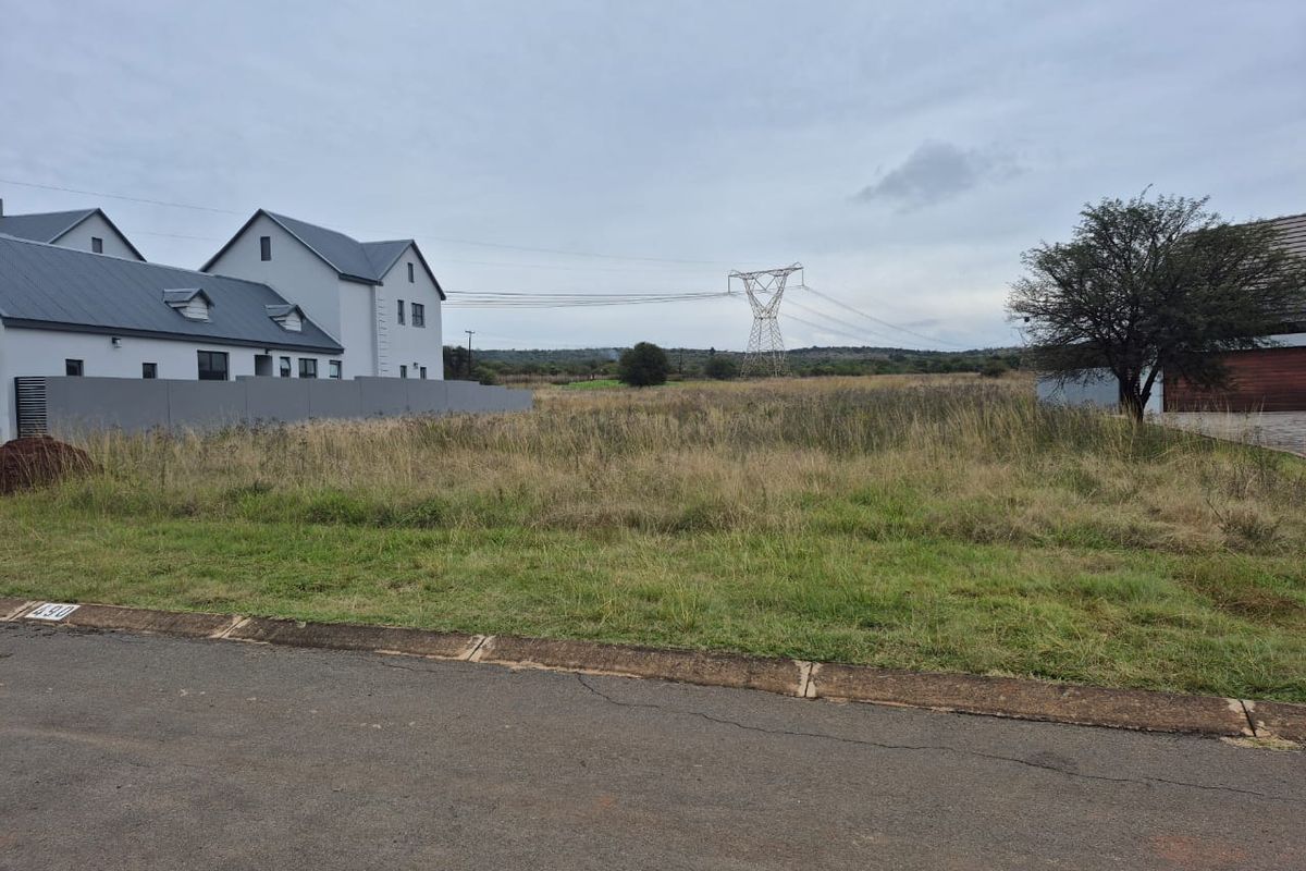 Vacant land, ready do build your dream home. -Equestrian Estate -  Land for grabs!  - Photo 3