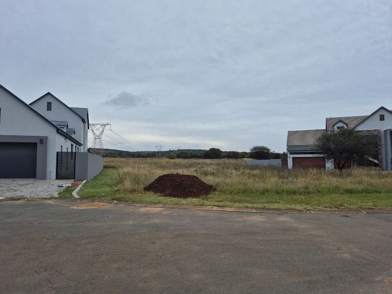 Vacant land, ready do build your dream home. -Equestrian Estate -  Land for grabs!  - Photo 4