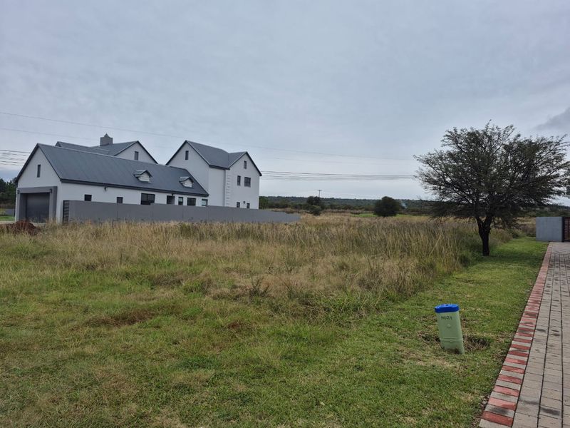 Vacant land, ready do build your dream home. -Equestrian Estate -  Land for grabs!  - Photo 6