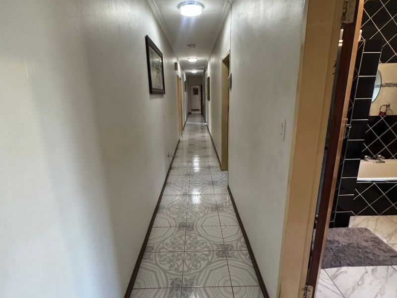 Spacious 5 bedroom home in Mountain View + Swimming pool + Lapa+ Flatlet - Photo 5