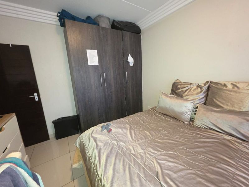 TWO BEDROOMS TWO BATHROOMS FIRST FLOOR UNIT FOR SALE IN EVELEIGH .BOKSBURG  - Photo 8