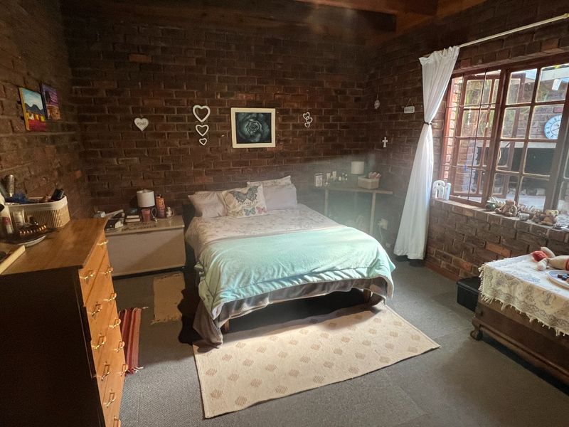 Charming 3-Bedroom Klinker Brick Home Designed for Easy, Comfortable Living - Photo 6