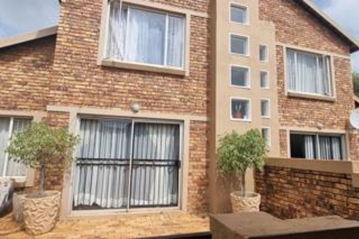 Townhouse for sale!!!!!!!!!!!!!!!!!!!!!!!!!!!!!!! - Photo 2