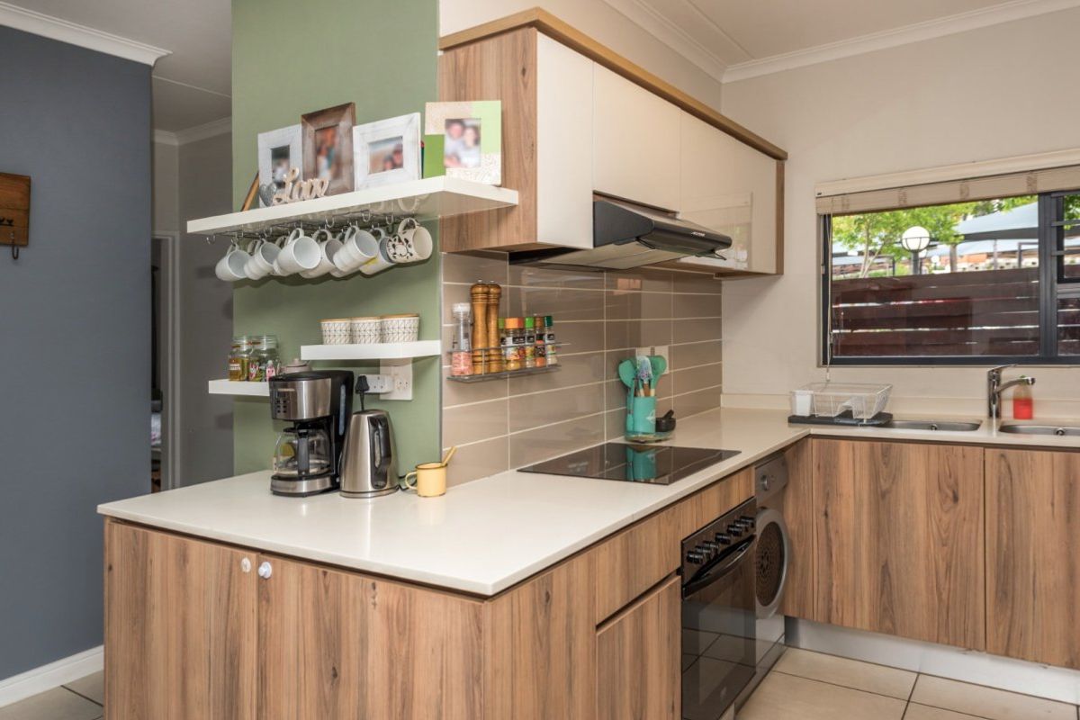 Luxurious Linbro Park flat with lush gardens - Photo 4